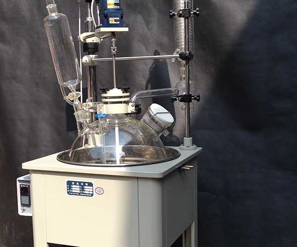 单层玻璃反应釜的优点和缺点