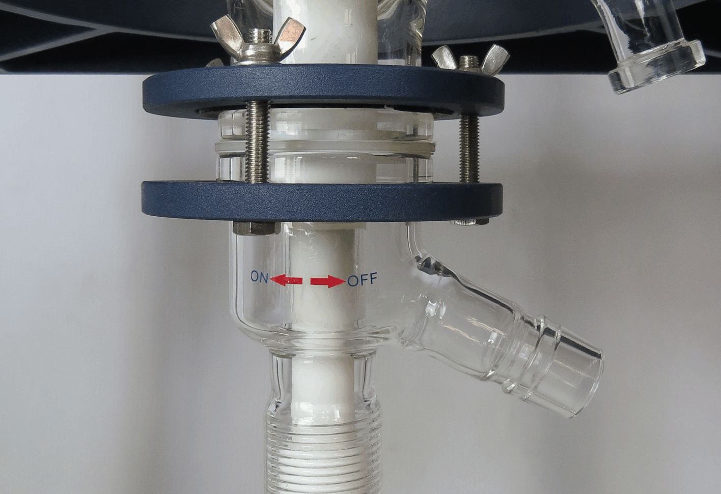 双层玻璃反应釜的盖能打开么？